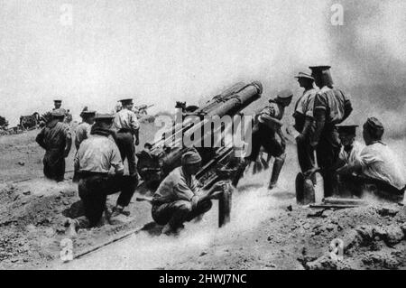 Britische Haubitzerbatterie in Aktion bei Gallipoli Stockfoto