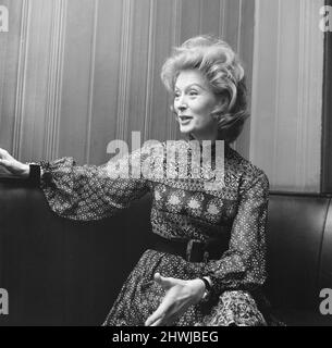 Moira Shearer in Teesside, Dezember 1972. Unser Bild Zeigt ... Moira Shearer, Lady Kennedy, international renommierte britische Balletttänzerin und Schauspielerin. Stockfoto