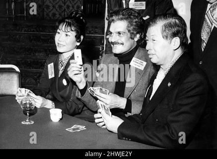 Omar Sharif, Schauspieler und professioneller Brückenspieler, nimmt am Cutty Sark International Bridge Tournament, Edinburgh, Schottland, 29.. Januar 1973 Teil. Stockfoto