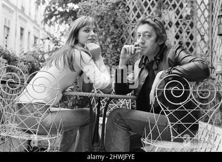 Jane Birkin & Serge Gainsbourg, gemeinsam zu Hause in Paris, Frankreich, am Sonntag, 7.. Mai 1972. Stockfoto