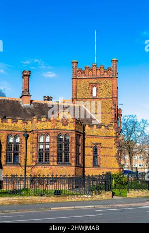 Außenansicht des King's Lynn Library-Gebäudes, einer originalen Carnegie-Bibliothek, King's Lynn, Norfolk, Großbritannien Stockfoto