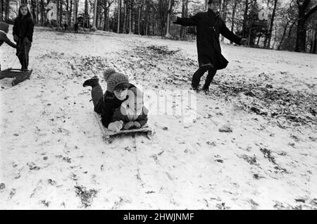 Schnee im Prospect Park, Reading. 9.. Januar 1971. Stockfoto