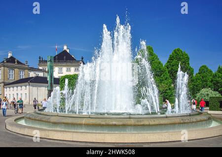 Brunnen in den Amalie-Gärten, Amaliehaven, Kopenhagen (Kobenhavn), Königreich Dänemark Stockfoto