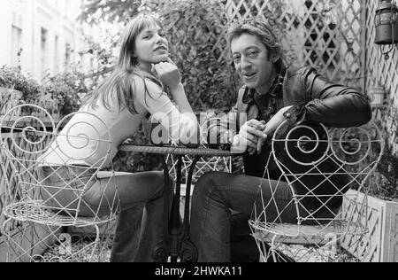 Jane Birkin & Serge Gainsbourg, gemeinsam zu Hause in Paris, Frankreich, am Sonntag, 7.. Mai 1972. Stockfoto
