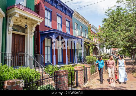 Richmond Virginia, Jackson ward, East Clay Street, Black African Community historische schwarze Frauen Freunde Bewohner Stockfoto