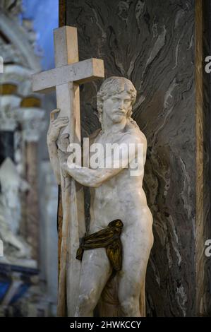 Rom. Italien. Christus der Erlöser alias Christus trägt das Kreuz, Statue von Michelangelo, 1519-1521, Basilica di Santa Maria sopra Minerva (Basilika von Stockfoto