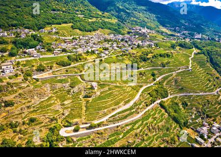 Dorf Poggiridenti Luftaufnahme, Provinz Sondrio, Dolomiten, Italien Stockfoto