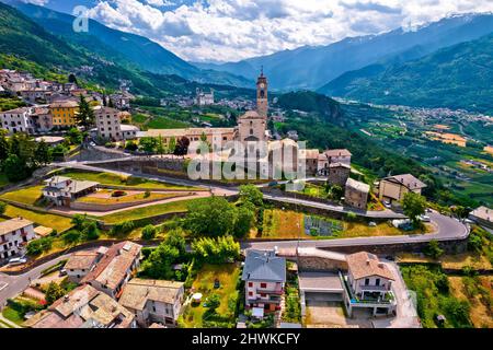 Dorf Poggiridenti Luftaufnahme, Provinz Sondrio, Dolomiten, Italien Stockfoto