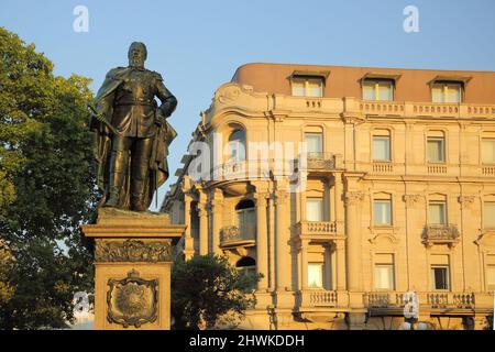 Kaiser Wilhelm I. 1797-1888, am Kaiser-Friedrich-Platz vor dem Hotel Nassauer Hof, in Wiesbaden, Hessen, Deutschland Stockfoto