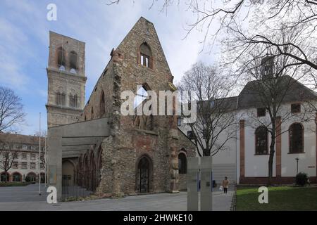 Romanische St. Christoph Kirche, erbaut ca. 1240, am Karmeliterplatz, in Mainz, Rheinland-Pfalz, Deutschland Stockfoto