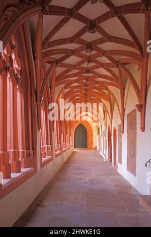 Kreuzgang der St. Stephan Kirche in Mainz, Rheinland-Pfalz, Deutschland Stockfoto