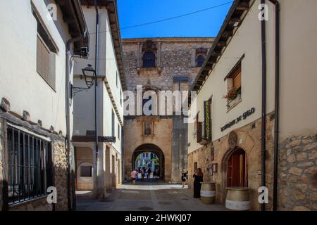 Covarrubias, eine mittelalterliche Stadt in der Provinz Burgos. Spanien. Es gilt als eines der schönsten Dörfer von Castilla y Leon Stockfoto