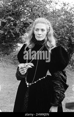 Die Dreharbeiten zu „Mary, Queen of Scots“ begannen in den Shepperton Studios. Vanessa Redgrave spielt die Titelrolle. 13. Mai 1971. Stockfoto