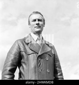 Edward Woodward Schauspieler, der die Rolle von David Callan in ITVs Fernsehsendung 'Callan' spielt, abgebildet in Kingston, Surrey. Oktober 1971. Stockfoto