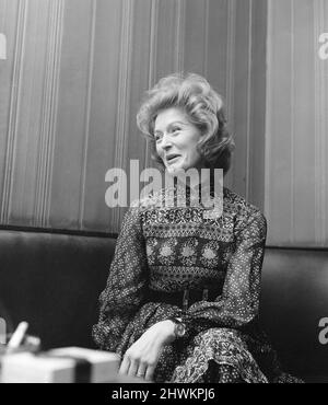 Moira Shearer in Teesside, Dezember 1972. Unser Bild Zeigt ... Moira Shearer, Lady Kennedy, international renommierte britische Balletttänzerin und Schauspielerin. Stockfoto