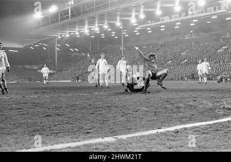 Liverpool 3-0 Bayern München, Inter-Cities Fairs Cup Viertelfinale 1. Leg Match in Anfield, Mittwoch, 10.. März 1971. Unser Bild Zeigt ... Alun Evans, Stürmer, erzielt 3. Tore für Liverpool und schließt seinen Hattrick ab. Stockfoto