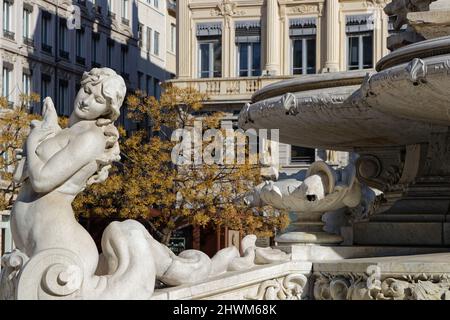 Eine Sirene des Brunnens auf dem Place des Jacobins Stockfoto