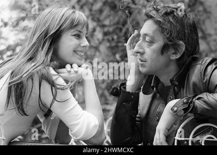 Jane Birkin & Serge Gainsbourg, gemeinsam zu Hause in Paris, Frankreich, am Sonntag, 7.. Mai 1972. Stockfoto