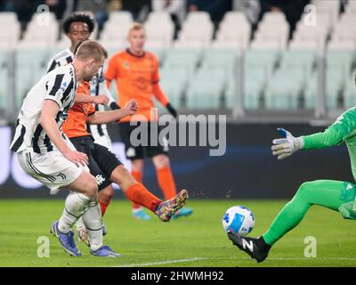 Turin, Italien. 06.. März 2022. Während der italienischen Meisterschaft Serie Ein Fußballspiel zwischen Juventus FC und Spezia Calcio am 6. März 2022 im Allianz-Stadion in Turin, Italien - Foto Nderim Kaceli/DPPI Quelle: DPPI Media/Alamy Live News Stockfoto