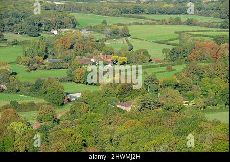 Blick auf die Landschaft der South Downs von Ditchling Beacon im Norden von Brighton, Sussex, Großbritannien Stockfoto