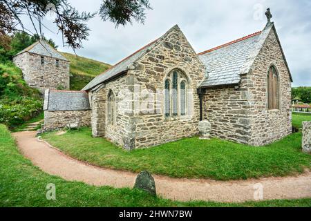 Denkmalgeschützte Kirche von England, 1. Klasse, von historischem Interesse, datiert aus dem 13.. Jahrhundert, erbaut nach einem dreisaaligen Design und bekannt als die Kirche der Stürme du Stockfoto