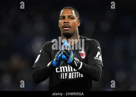 Napoli, Italien. 06. März 2022. Mike Magnan Spieler von Mailand, während des Spiels der italienischen Serie A Liga zwischen Napoli gegen Mailand Endergebnis, Napoli 0, Mailand 1, Spiel im Diego Armando Maradona Stadion gespielt. Napoli, Italien, 06. März 2022. Quelle: Vincenzo Izzo/Alamy Live News Stockfoto