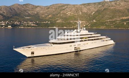 Die zweitgrößte Yacht der Welt, „Eclipse“, gehört dem russischen Milliardär Oligarch Roman Abramovich. Eine der teuersten Yachten, Bild-Foto Stockfoto