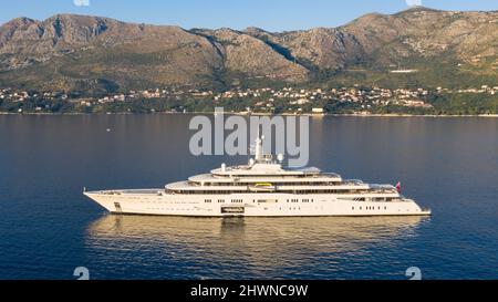 Die zweitgrößte Yacht der Welt, „Eclipse“, gehört dem russischen Milliardär Oligarch Roman Abramovich. Eine der teuersten Yachten, Bild-Foto Stockfoto