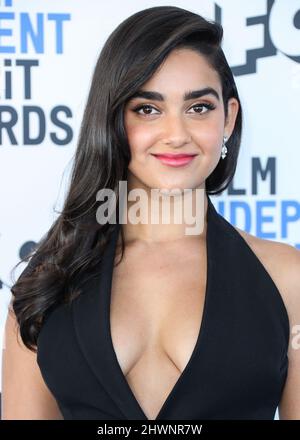 Santa Monica, Usa. 06. März 2022. SANTA MONICA, LOS ANGELES, KALIFORNIEN, USA - 06. MÄRZ: Geraldine Viswanathan kommt bei den Film Independent Spirit Awards 2022 an, die am 6. März 2022 in Santa Monica, Los Angeles, Kalifornien, USA, am Santa Monica Beach verliehen wurden. (Foto von Xavier Collin/Image Press Agency) Quelle: Image Press Agency/Alamy Live News Stockfoto