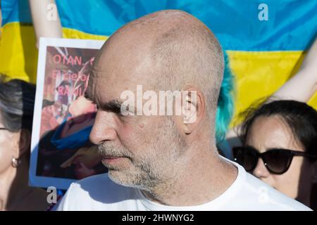 Ciudad de Buenos Aires, Argentinien. 6. März 2022. Horacio Rodriguez Larreta, Regierungschef der Stadt Buenos Aires, war beim marsch gegen die russische Invasion in der Ukraine anwesend. (Bild: © Esteban Osorio/Pacific Press via ZUMA Press Wire) Stockfoto