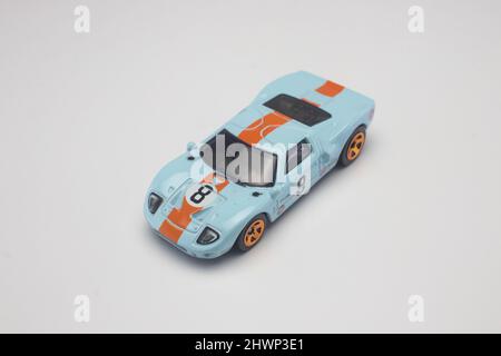 Miniatur coole Spielzeugautos verschiedener Typen Serie Stockfoto