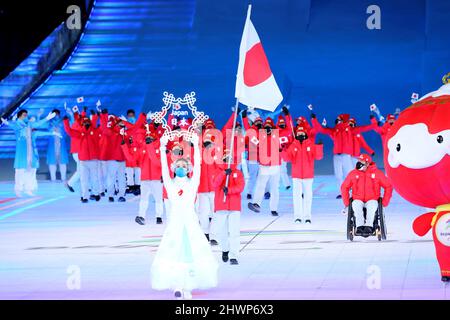 Japan Delegation (JPN), 4. MÄRZ 2022 : Eröffnungszeremonie der Paralympischen Winterspiele 2022 in Peking im Nationalstadion in Peking, China. (Foto von Naoki Nishimura/AFLO SPORT) Stockfoto