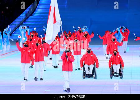 Japan Delegation (JPN), 4. MÄRZ 2022 : Eröffnungszeremonie der Paralympischen Winterspiele 2022 in Peking im Nationalstadion in Peking, China. (Foto von Naoki Nishimura/AFLO SPORT) Stockfoto