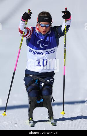 Oksana Masters (USA), 5. MÄRZ 2022 - Biathlon: Frauen-Sprint 6km während der Paralympischen Winterspiele 2022 in Peking im National Biathlon Center in Zhangjiakou, Hebei, China. (Foto von Yohei Osada/AFLO SPORT) Stockfoto