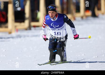 Oksana Masters (USA), 5. MÄRZ 2022 - Biathlon: Frauen-Sprint 6km während der Paralympischen Winterspiele 2022 in Peking im National Biathlon Center in Zhangjiakou, Hebei, China. (Foto von Yohei Osada/AFLO SPORT) Stockfoto