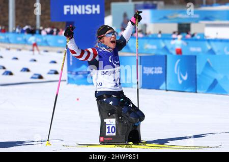 Oksana Masters (USA), 5. MÄRZ 2022 - Biathlon: Frauen-Sprint 6km während der Paralympischen Winterspiele 2022 in Peking im National Biathlon Center in Zhangjiakou, Hebei, China. (Foto von Yohei Osada/AFLO SPORT) Stockfoto