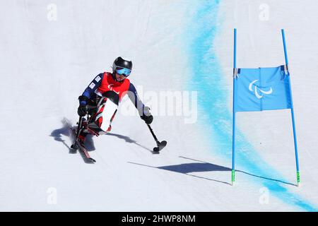 Peking, China. 5. März 2022. Momoka Muraoka (JPN) Alpine Skiing : Frauen-Abfahrt während der Paralympischen Winterspiele 2022 in Peking im Nationalen Alpinen Ski-Zentrum in Peking, China . Quelle: Naoki Nishimura/AFLO SPORT/Alamy Live News Stockfoto