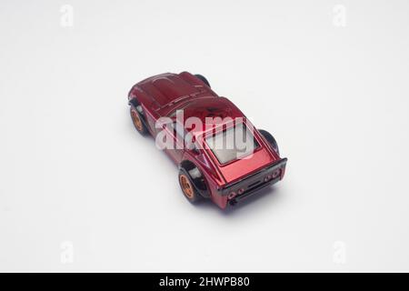 Kastanienbraune Coupé-Wagen aus Metalldruckguss Stockfoto