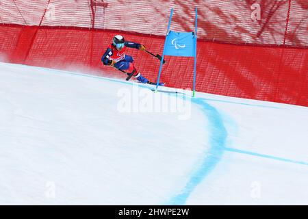 Peking, China. 5. März 2022. Hiraku Misawa (JPN) Alpine Skiing: Männer-Abfahrt während der Paralympischen Winterspiele 2022 in Peking im Nationalen Alpinen Ski-Zentrum in Peking, China. Quelle: Naoki Nishimura/AFLO SPORT/Alamy Live News Stockfoto