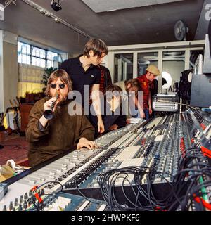 Der Soundtrack unseres Lebens in ihrem Aufnahmestudio Göteborg, Schweden. 28.. April 2004. Stockfoto