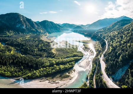 Schöne Sicht auf die Isar in Sylvensteinsee, Lenggries, Bayern, Deutschland Stockfoto