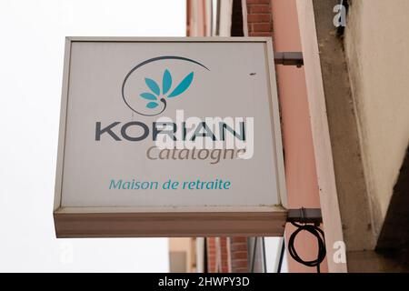 Perignan , oczitanie Frankreich - 01 28 2022 : Korian Zeichen Text und Markenlogo Französisch Unternehmen spezialisiert auf Pflege Hause Pflege für alte ältere Menschen benannt Stockfoto