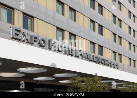 VALENCIA, SPANIEN - 04. MÄRZ 2022: Das Expo Hotel Valencia gehört zur Selenta Group Stockfoto