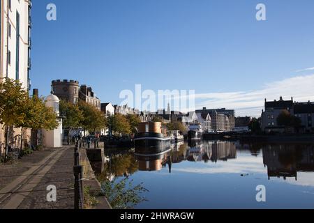 Blick entlang der Küste von Leith, Edinburgh, Schottland in Großbritannien Stockfoto