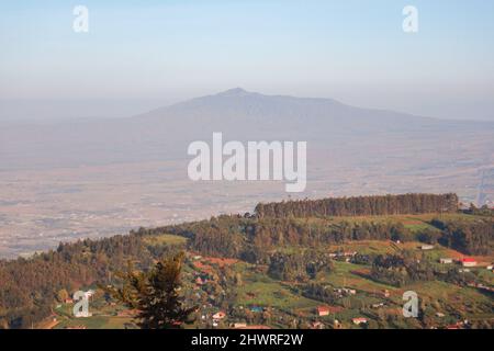 Malerische Aussicht auf den Mount Longonot vom Rift Valley View Point, Kenia Stockfoto