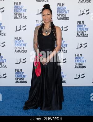 6. März 2022, Santa Monica, Kalifornien, USA: Kali Reis nimmt an den Film Independent Spirit Awards 2022 Teil. (Bild: © Billy Bennight/ZUMA Press Wire) Stockfoto