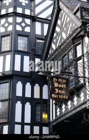 Ye Old Boot Inn, das älteste Pub in Chester, Großbritannien. Stockfoto