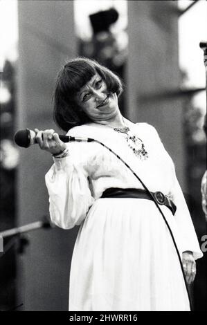 Porträt der Jazzsängerin Sheila Jordan auf der Bühne in New york City, um 1980 in New York City. Stockfoto