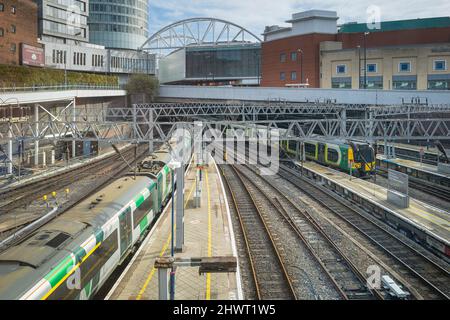 Blick auf den Bahnhof Birmingham New Street. Stockfoto