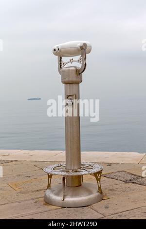 Münzfernglas-Viewer in Triest Italien Stockfoto